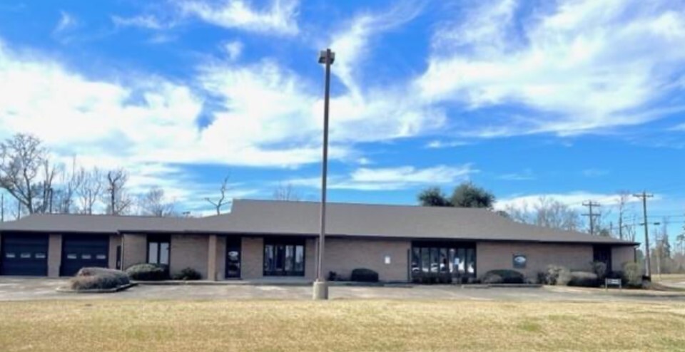 Primary Photo Of 1037 Sam Houston Jones Pky, Moss Bluff Office For Sale