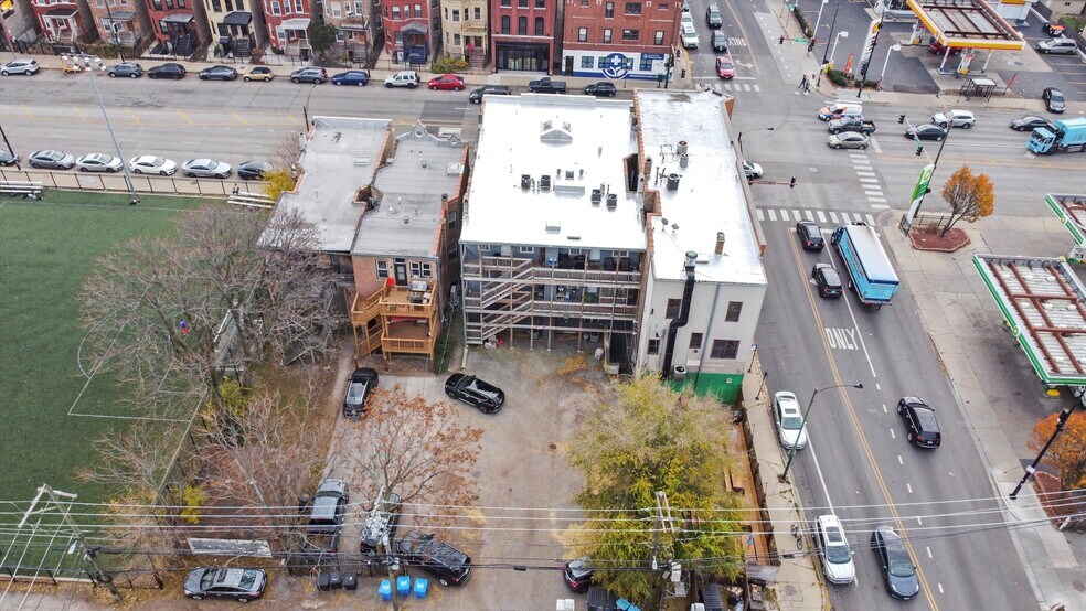 More Photos Of 2754 W Fullerton Ave, Chicago Freestanding For Lease