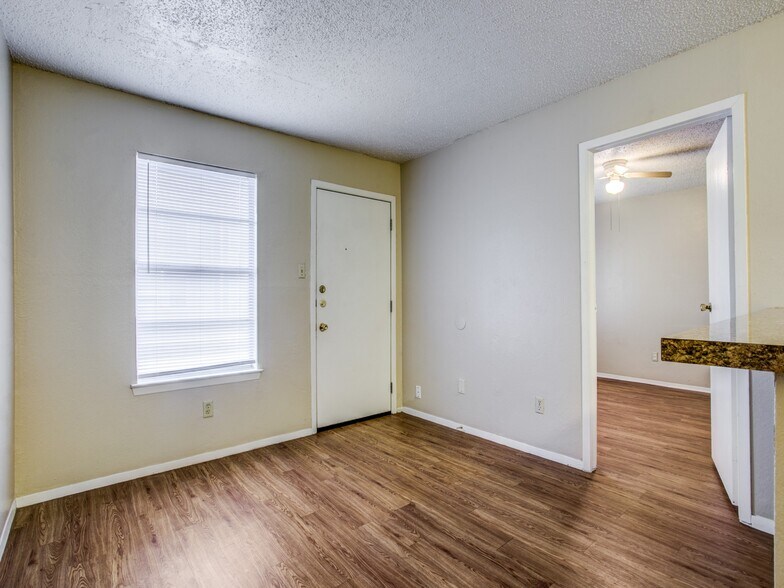 More Photos Of 5111 Interstate 35 N, Waco Apartments For Sale