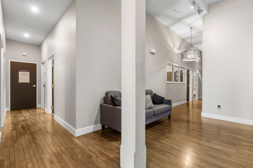 More Photos Of 429-431 N Boonville Ave, Springfield General Retail For Lease