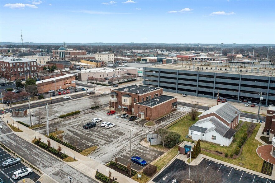 More Photos Of 728 College St, Bowling Green Office For Sale