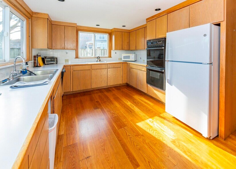 More Photos Of 109 Shore Rd, Southwest Harbor Flex For Sale