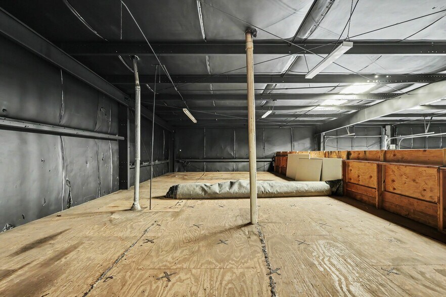 More Photos Of 1445 Cleveland Ave, East Point Showroom For Sale