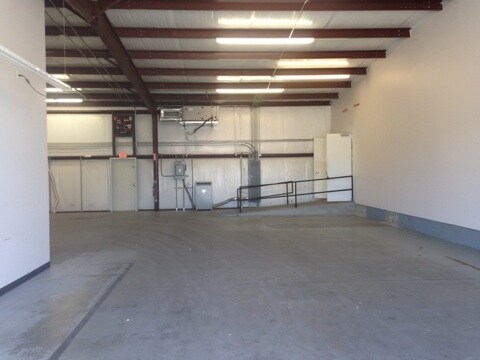 More Photos Of 1418 Harbin Cir, Valdosta Warehouse For Lease