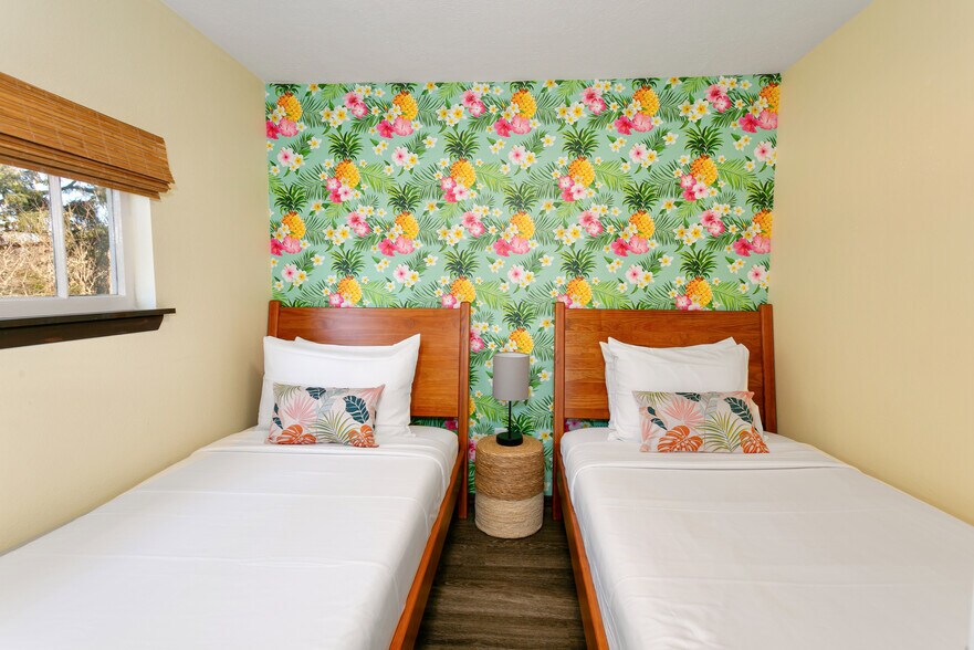 More Photos Of 2013 State Route 105, Grayland Hotel For Sale