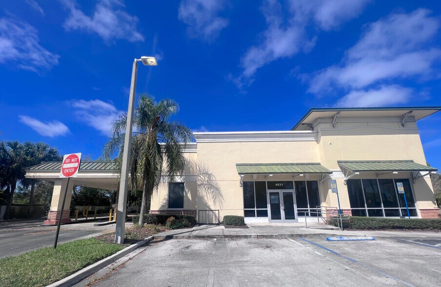 More Photos Of 4931 S Military Trl, Green Acres Bank For Lease