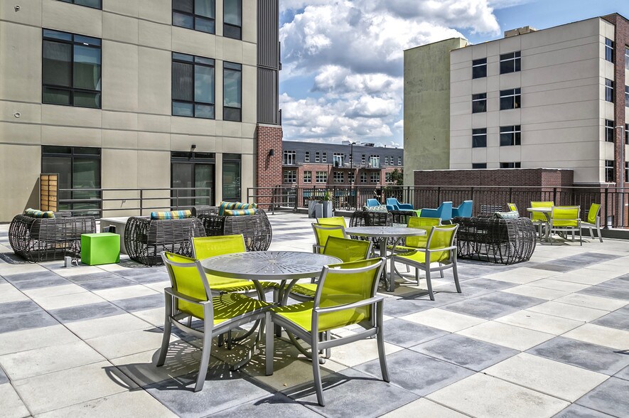 More Photos Of 1415 Cuming St NE, Omaha Apartments For Lease