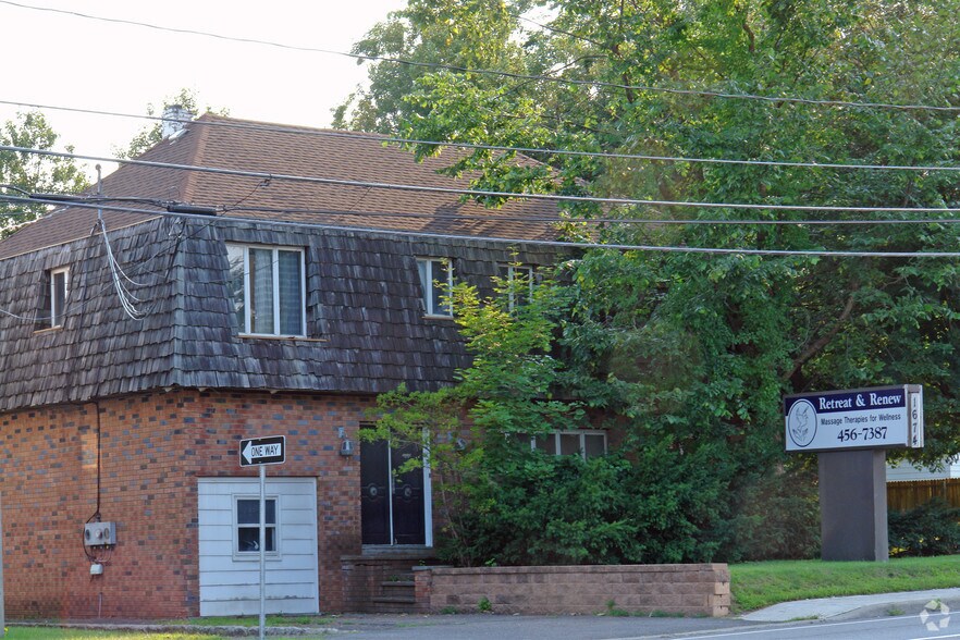 Primary Photo Of 1674 Western Ave, Albany Apartments For Lease