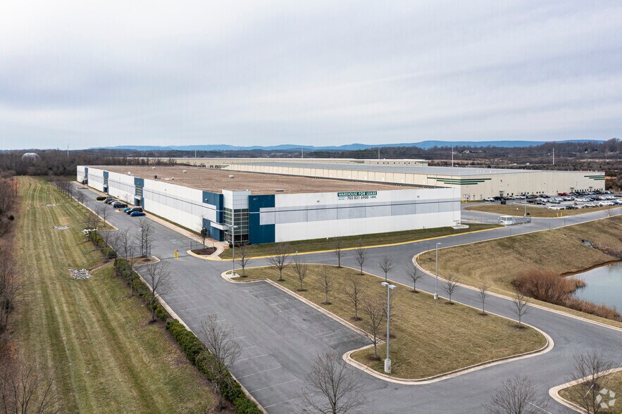 More Photos Of 321 Apple Valley Rd, Winchester Warehouse For Lease