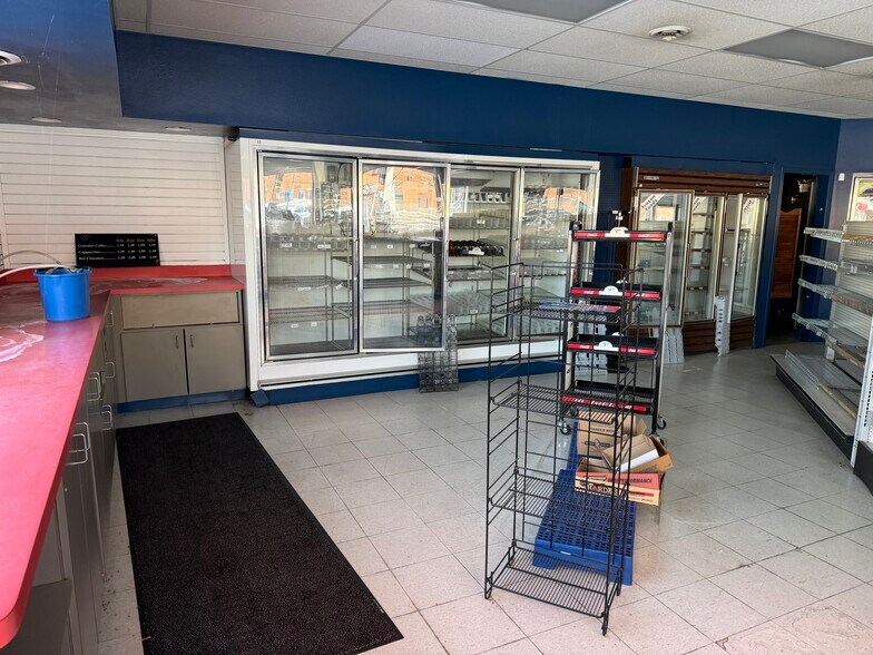 More Photos Of 520 Ash St, Baraboo Service Station For Sale