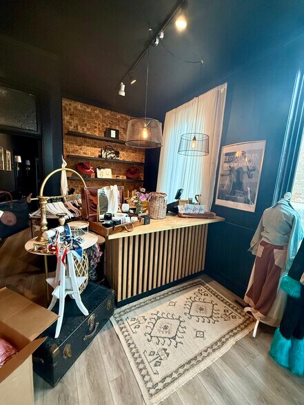 More Photos Of 122 E Center St, Le Roy Storefront Retail Residential For Lease