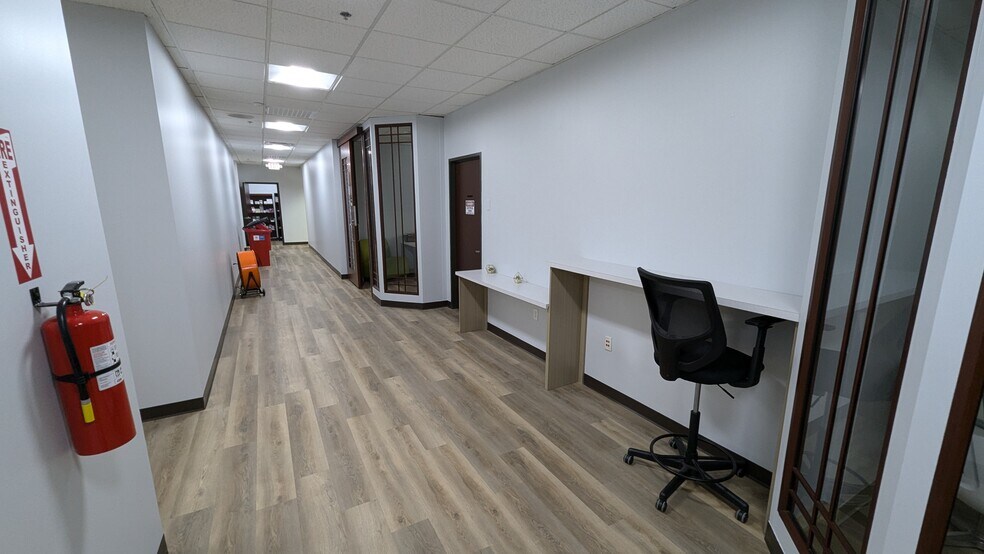 More Photos Of 2951 Kinwest Pky, Irving Office For Lease