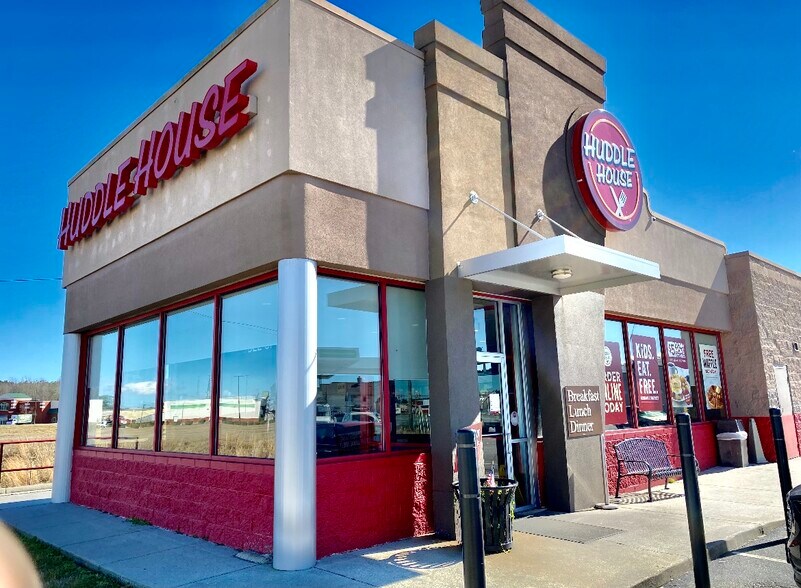 More Photos Of 1547 Armory Dr, Franklin Restaurant For Sale