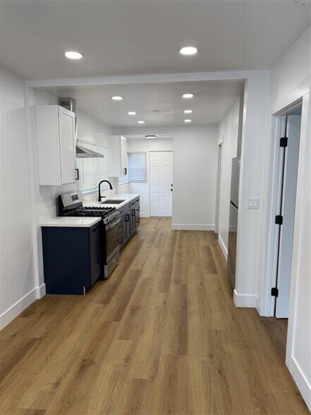 More Photos Of 515 E 21st St, Los Angeles Apartments For Sale