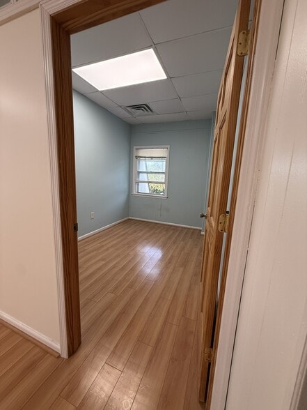 More Photos Of 470 Ridgedale Ave, East Hanover Storefront Retail Office For Lease