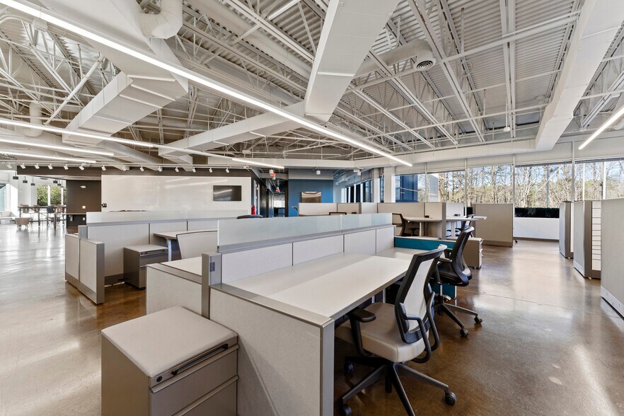 More Photos Of 5520 Capital Center Dr, Raleigh Office For Sale