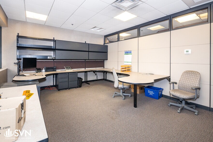 More Photos Of 1460 Sunshine Ln, Lexington Warehouse For Lease