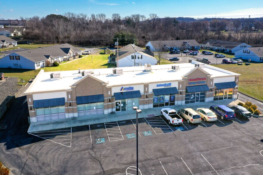 More Photos Of 120 Roberts Ln, Hillsboro Freestanding For Lease