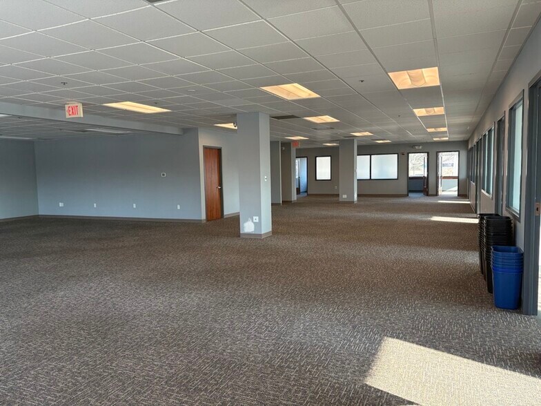 More Photos Of 2 Walnut Grove Dr, Horsham Township Office For Lease