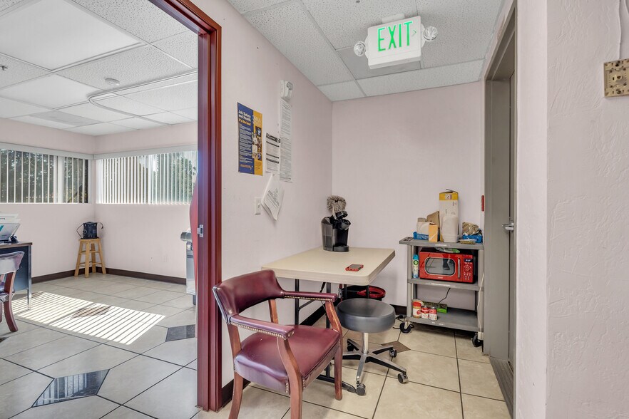 More Photos Of 515 Michigan Blvd, West Sacramento Medical For Sale
