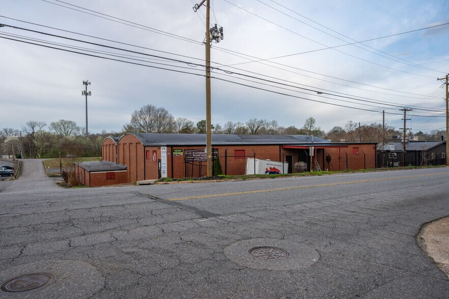 More Photos Of 719 Old Lenoir Rd, Hickory Warehouse For Sale