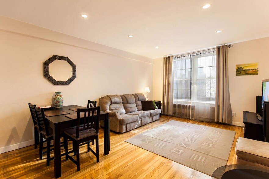 More Photos Of 4115 49th St, Sunnyside Apartments For Sale