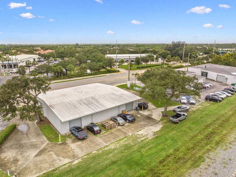 More Photos Of 675 US Highway 1, Vero Beach Warehouse For Lease