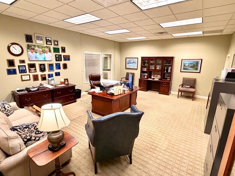 More Photos Of 1102 Thompson Bridge Rd, Gainesville Office For Lease