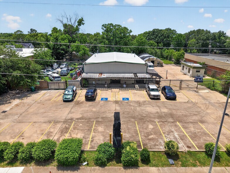More Photos Of 2920 Dairy Ashford Rd, Houston Showroom For Sale