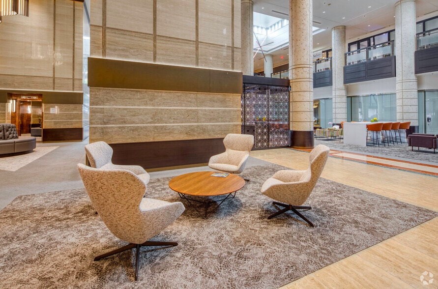 More Photos Of 200 Central Ave, Saint Petersburg Office For Lease