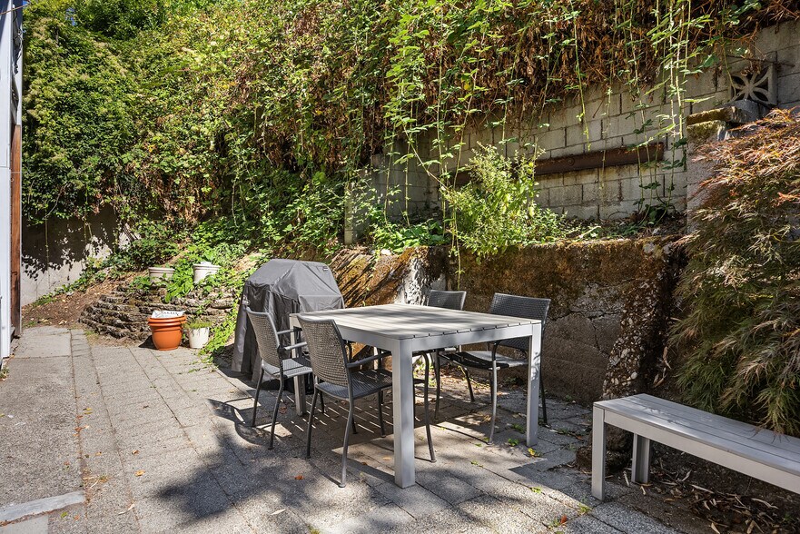 More Photos Of 1410 Queen Anne Ave N, Seattle Apartments For Sale