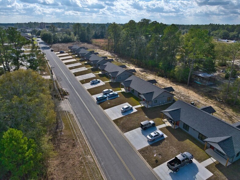 More Photos Of 240 Sunset Cir, Moultrie Apartments For Sale