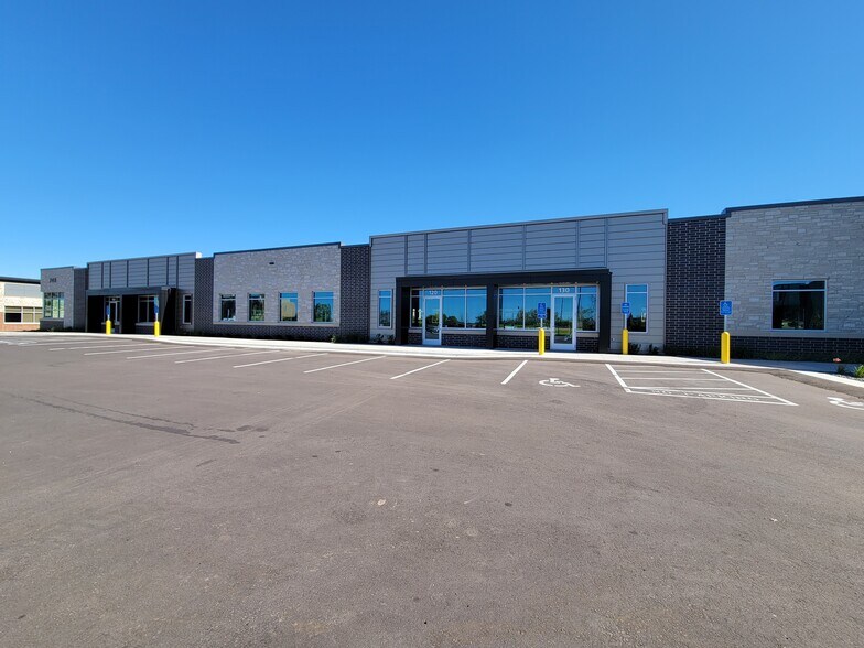 More Photos Of 748 Bielenberg, Woodbury Medical For Lease