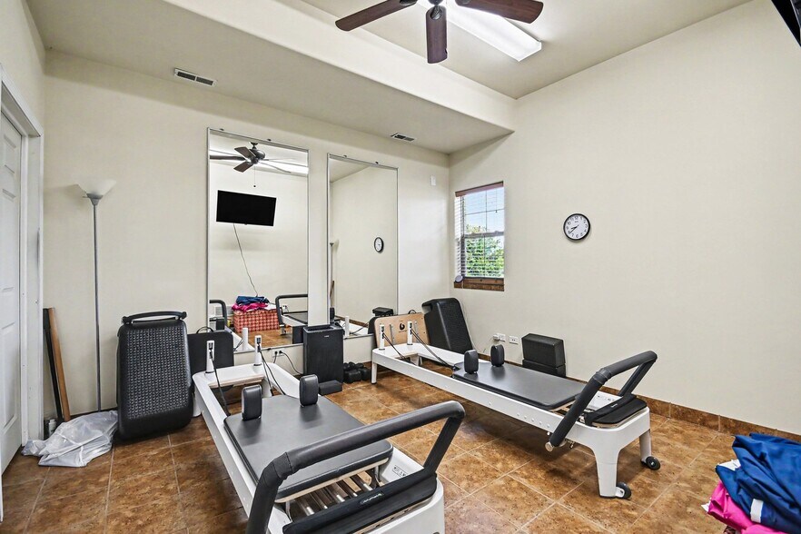 More Photos Of 12531 W Horseshoe Dr, New Lenox Warehouse For Sale