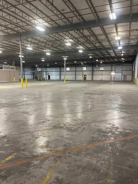 More Photos Of 500 Soho Dr, Adairsville Warehouse For Lease