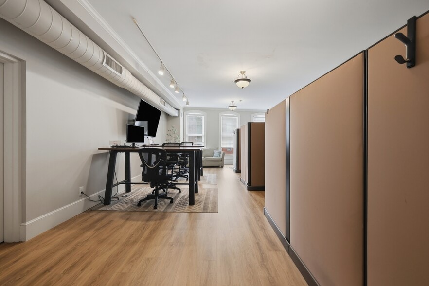 More Photos Of 39 State St, Newburyport Storefront Retail Residential For Sale