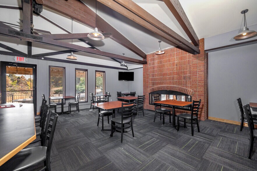 More Photos Of 4552 Gilliland Dr, Kimball Restaurant For Sale