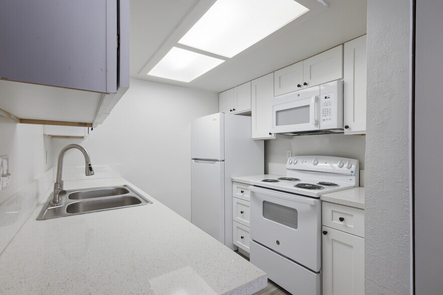More Photos Of 3909-3949 N Nellis Blvd, Las Vegas Apartments For Sale