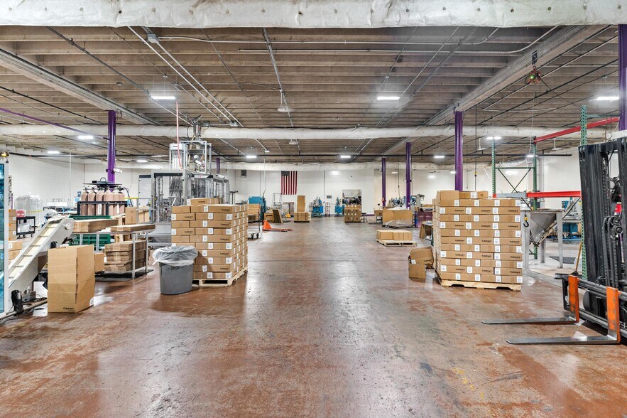 More Photos Of 1103 Thomas Ave, Leesburg Warehouse For Lease
