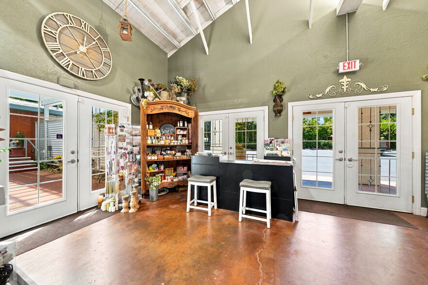 More Photos Of 870 Hartnell Ave, Redding Garden Center For Sale