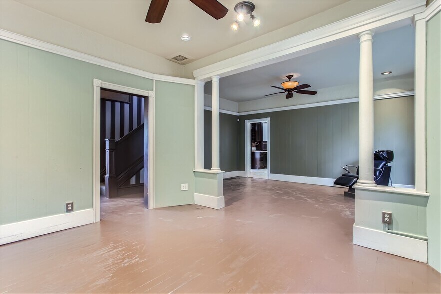 More Photos Of 2103 SE Belmont St, Portland Office Residential For Sale