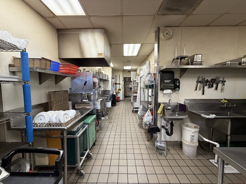 More Photos Of 100-150 W Carson St, Carson Unknown For Lease