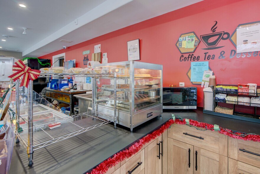 More Photos Of 25 Main St E, Lyn Storefront Retail Office For Sale