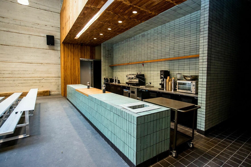 More Photos Of 1716 Broadway, Oakland Storefront For Sale