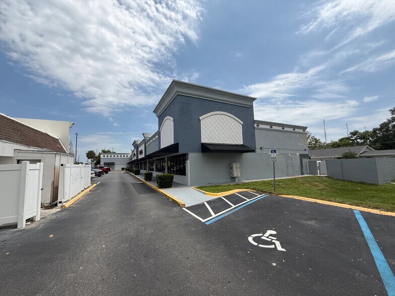 More Photos Of 252-282 W State Road 434, Longwood Unknown For Lease