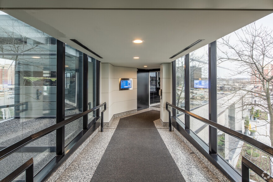 More Photos Of 1401 S Brentwood Blvd, Brentwood Office For Lease