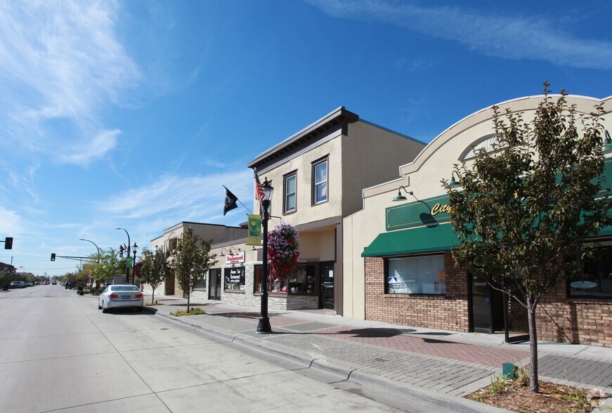 More Photos Of 311-313 Central Ave, Osseo Storefront Retail Office For Sale