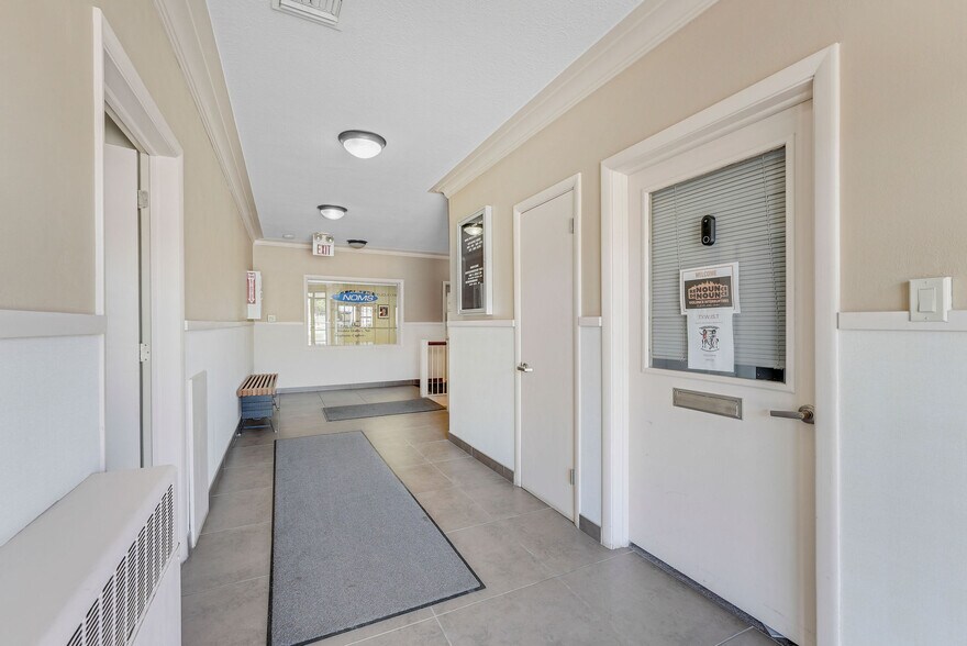 More Photos Of 26151 Euclid Ave, Euclid Medical For Sale
