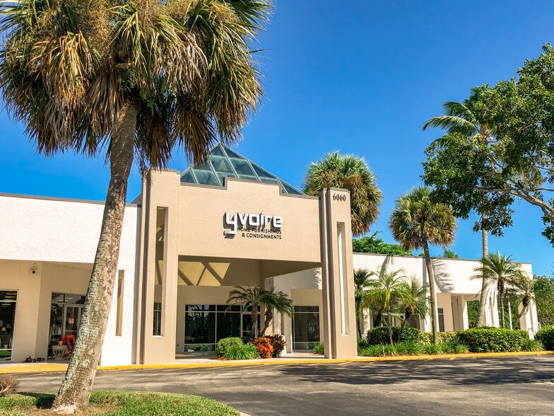 More Photos Of 6060 Collier Blvd, Naples Storefront For Sale