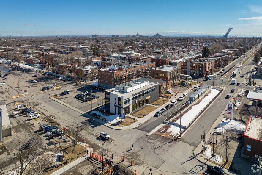 More Photos Of 7001 Boul Pie-IX, Montréal Storefront Retail Office For Lease